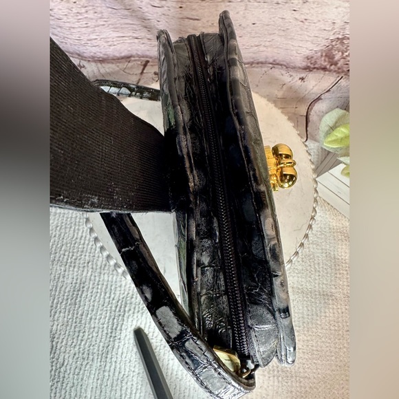 Stuart Weitzman Women’s Black and Grey Embossed Croc Leather Shoulder Bag - Picture 9 of 14